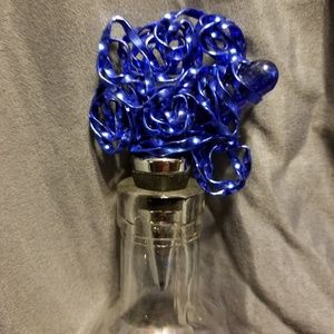Bottle topper